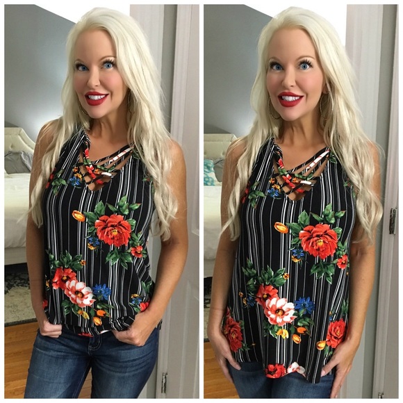 LAST 1! ❤️Crisscross Floral Striped Top! - Picture 2 of 7